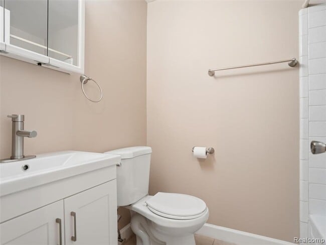 Building Photo - 35213 Taffy Dr