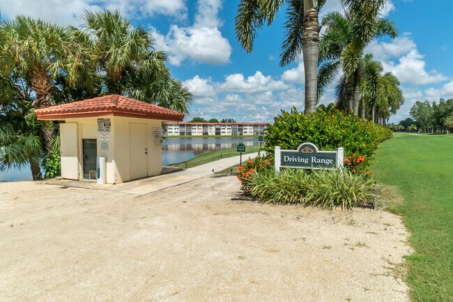 Building Photo - 9420 S Hollybrook Lake Dr