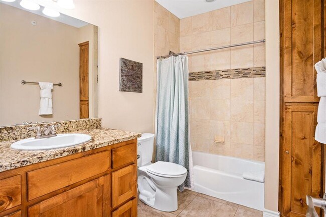 Building Photo - 540 River Run