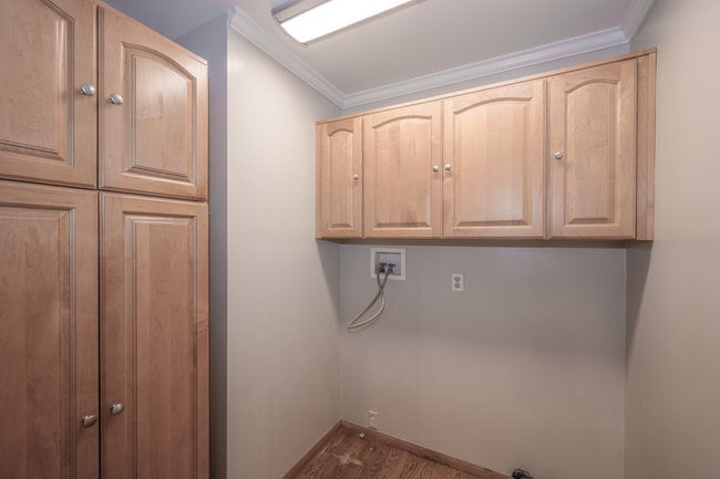 Building Photo - 832 Coolidge Dr