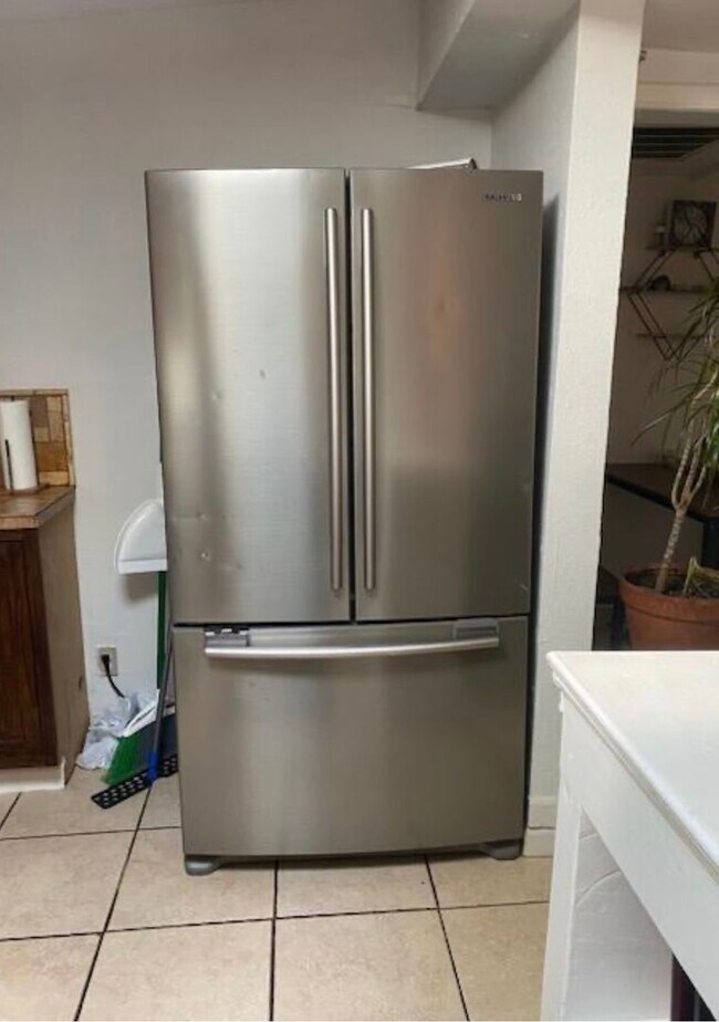 Building Photo - Dinn Drive