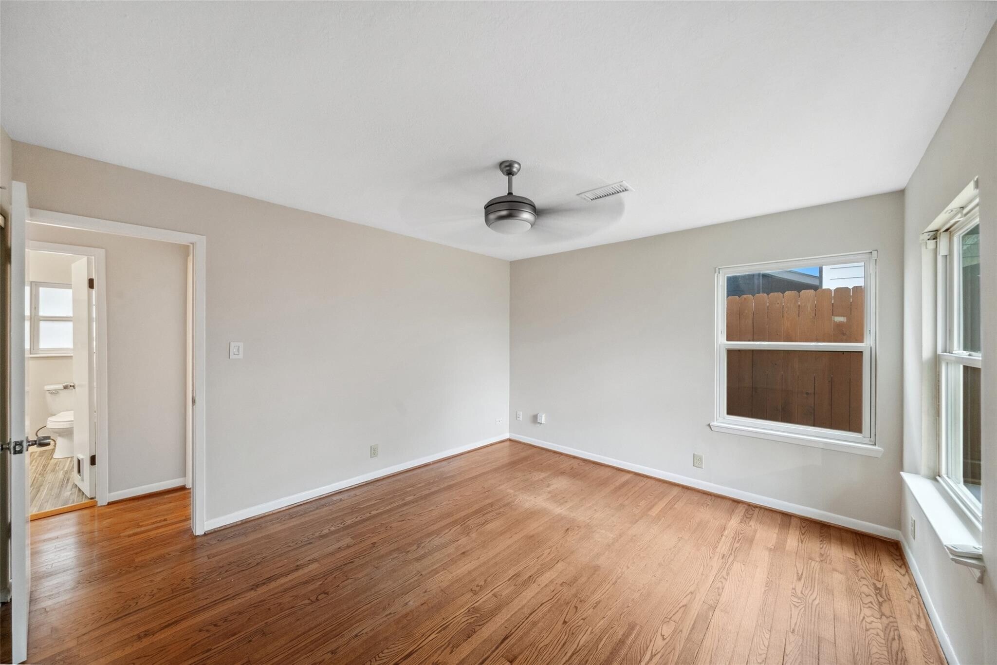 Building Photo - 1309 Martin St