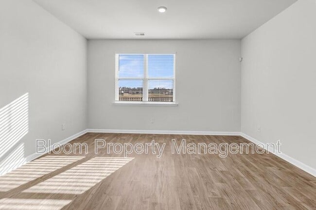 Building Photo - 507 Sybilwood Ln