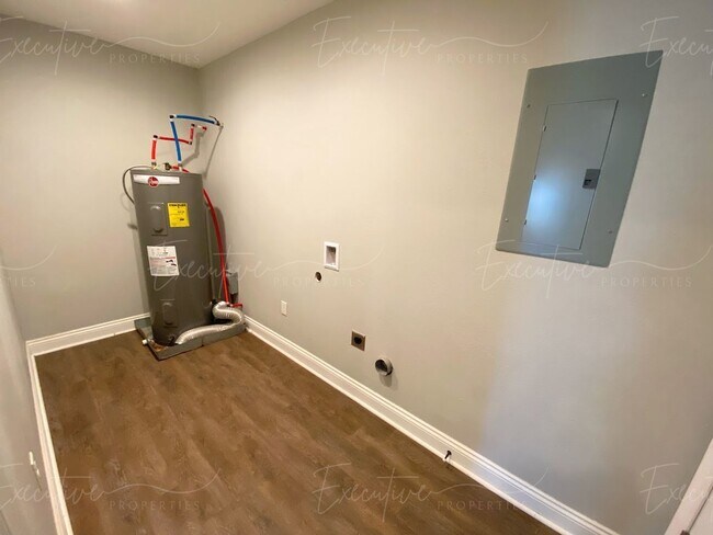 Building Photo - 193 Gilmore Rd