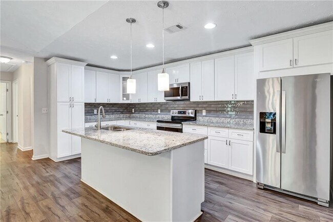 Building Photo - 5772 Lilburn Stone Mountain Rd