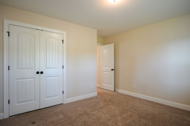 Building Photo - Beautiful 3 Bedroom + Flex Room in Gated C...