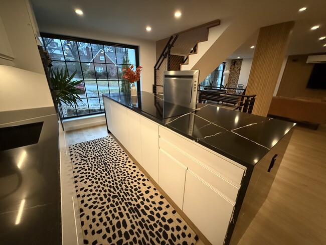 Building Photo - 204 Datura Dr