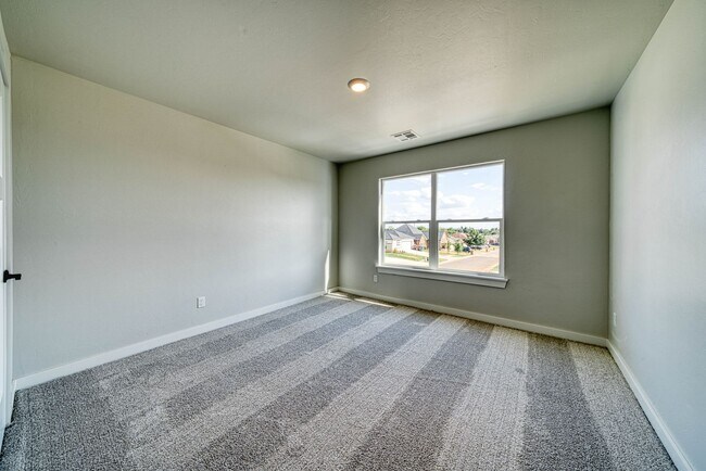 Building Photo - Beautiful property in Edmond