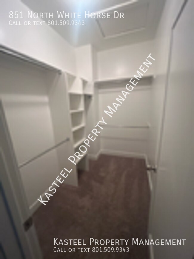 Building Photo - 851 White Horse Dr