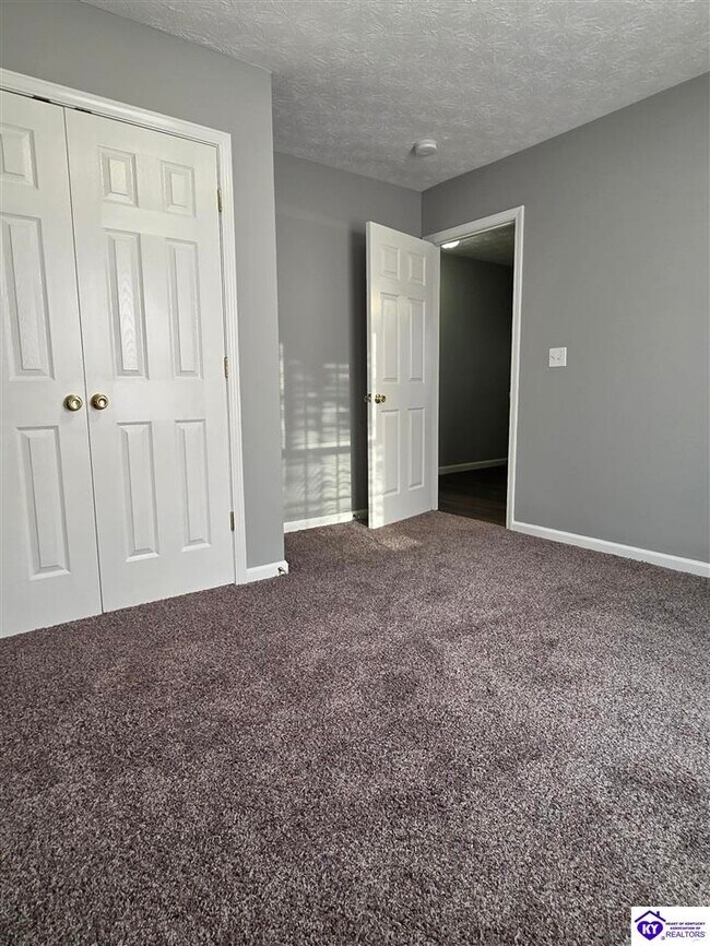 Building Photo - 171 Red Hawk Dr