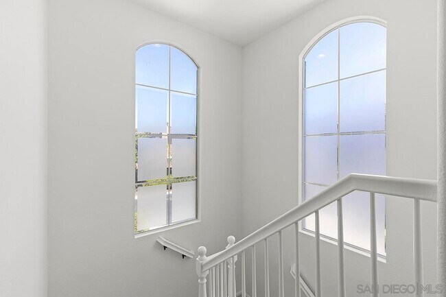 Building Photo - 11370 W San Raphael