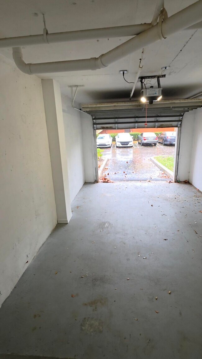 Building Photo - 4175 N Haverhill Rd