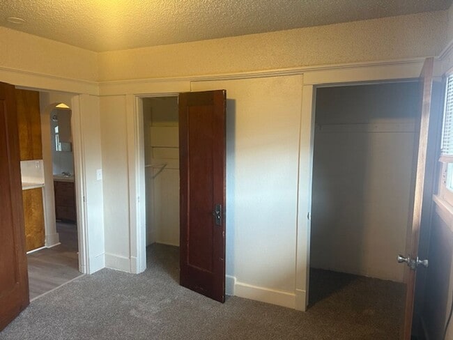 Building Photo - 2825 S Madison Ave