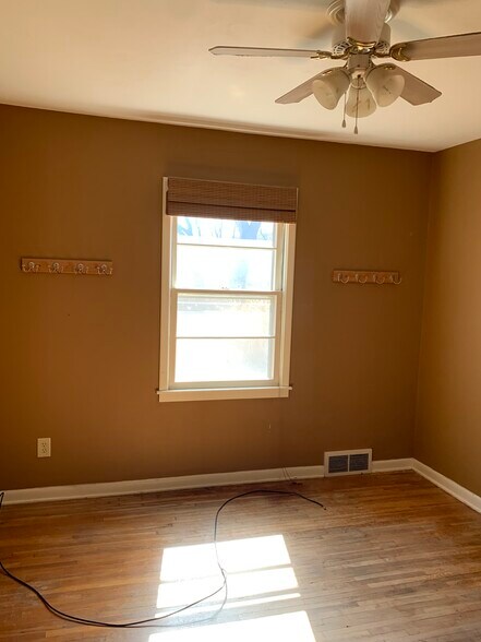 Building Photo - 411 E Spencer Dr