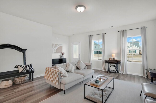 Building Photo - Bright & Welcoming 5-Bedroom Home in Richmond Hill, GA