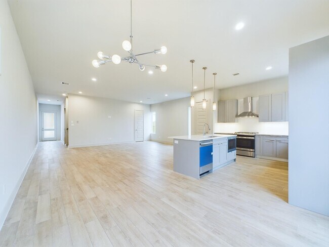 Building Photo - 5726 Rucio Ln