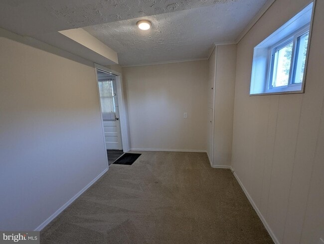 Building Photo - 6327 Willowood Ln