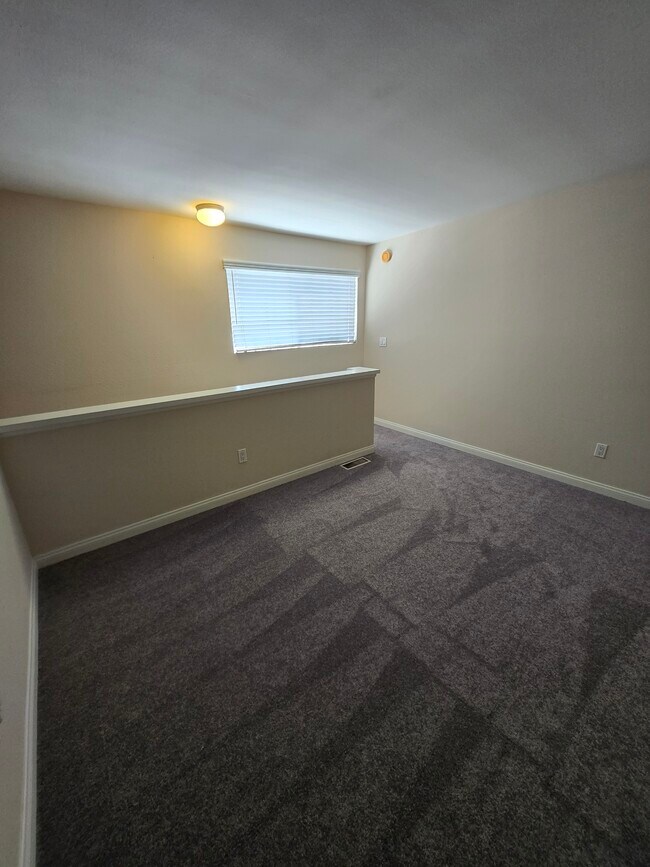Building Photo - 5520 Owensmouth Ave