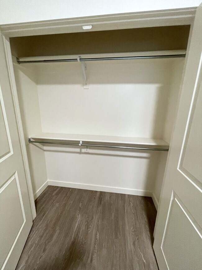 Building Photo - Spacious 3 Bed 2.5 Bath Townhome for Rent ...