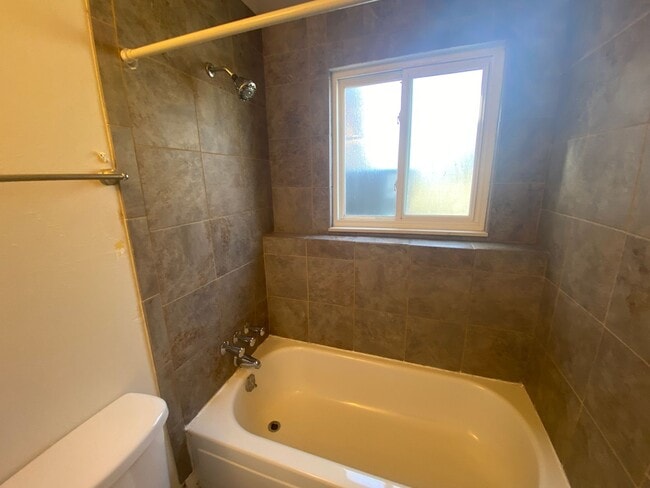 Building Photo - Nice 3 Bedroom Home in South Aurora