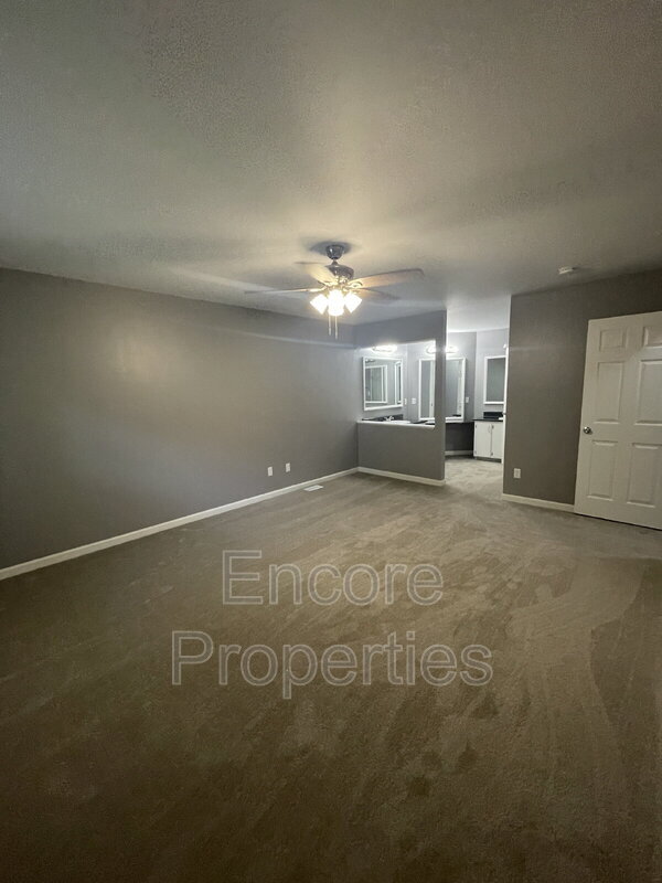 Building Photo - 211 Indigo Dr