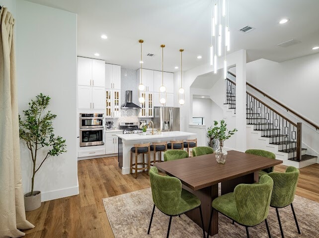 Building Photo - 1305 E 27th St