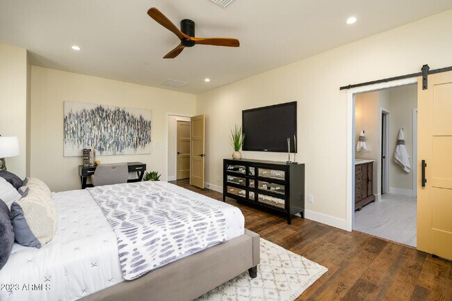 Building Photo - Exclusive Urban Sanctuary—Sophisticated Townhouse in Vibrant Phoenix