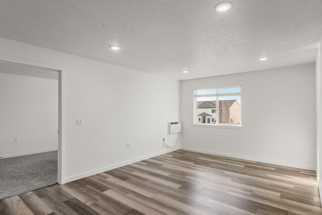 Building Photo - Beautiful, brand new 3 bed apartment in Pocatello!