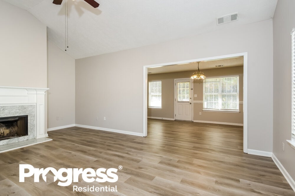 Building Photo - 145 S Barbara Ln