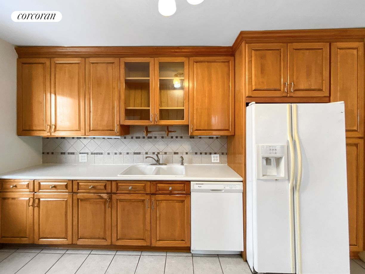 Building Photo - 69 Tiemann Pl