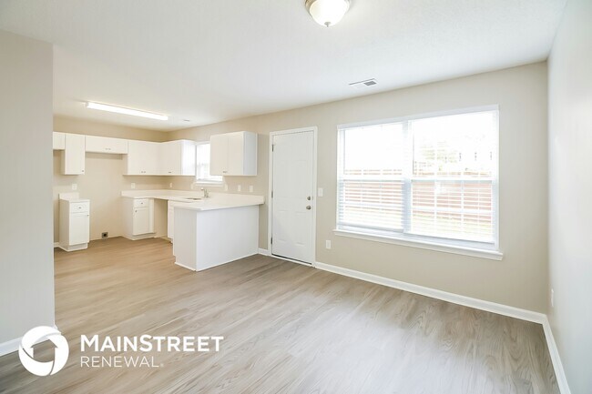 Building Photo - 330 Coral Cir