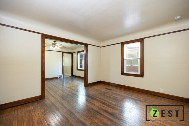 Building Photo - 12 Perrin St