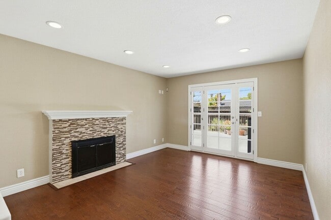 Building Photo - Beautifully Updated 5BD Home in Campbell with Remodeled Kitchen