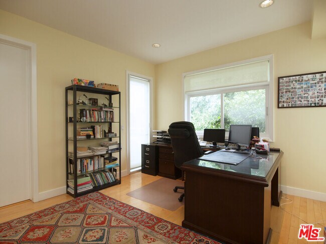 Building Photo - 269 N Bundy Dr