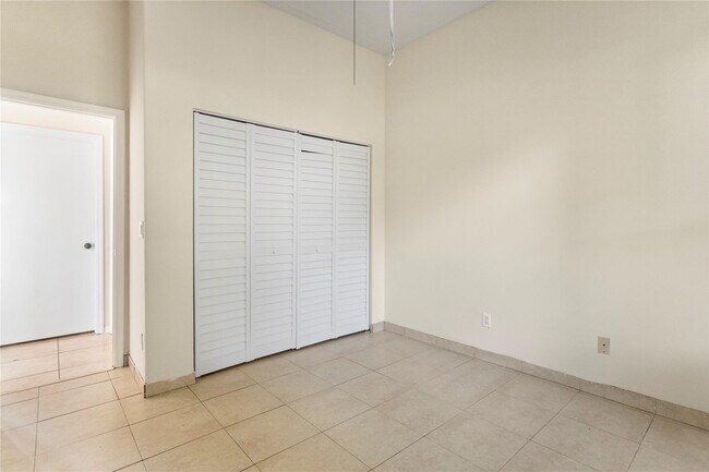 Building Photo - 2215 NW 76th Terrace
