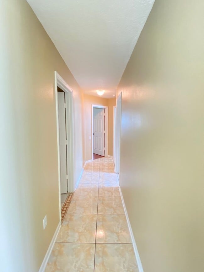 Building Photo - 4 bd/ 2 ba Single Family Home in Kissimmee near the Loop