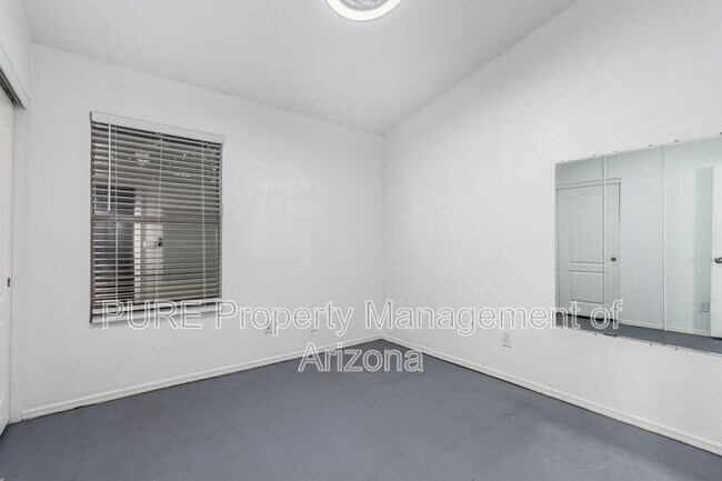 Building Photo - 9438 E Plana Ave