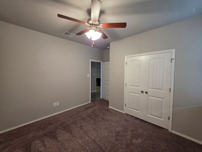 Building Photo - 3 Bedroom / 2 Bathroom Townhome – Copperas Cove - MOVE IN READY