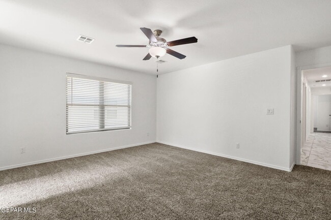 Building Photo - 2833 Maria Casas St