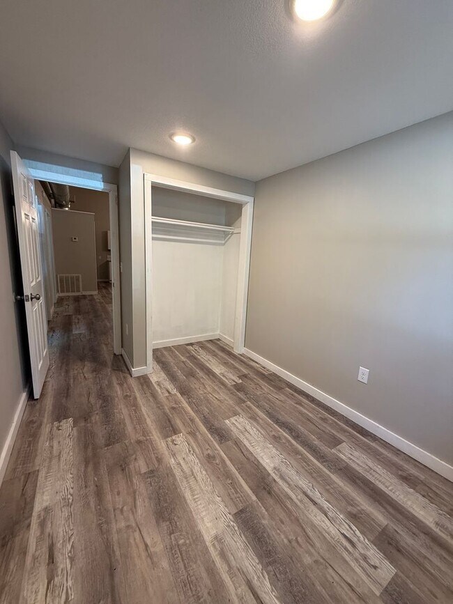 Building Photo - 1704 Santa Fe S