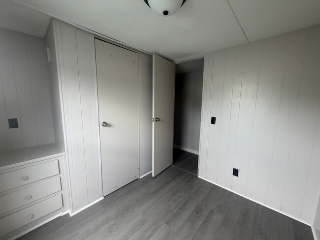 Building Photo - FOR RENT in NEW IBERIA!