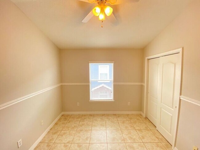 Building Photo - 6610 S Goldenrod Rd