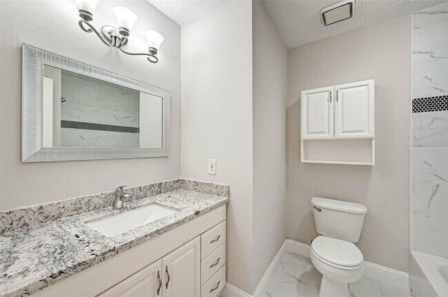 Building Photo - 6802 Glenray Dr