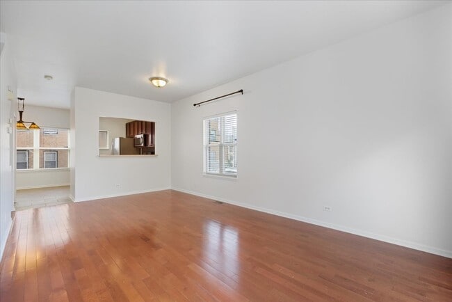 Building Photo - 4530 S Woodlawn Ave