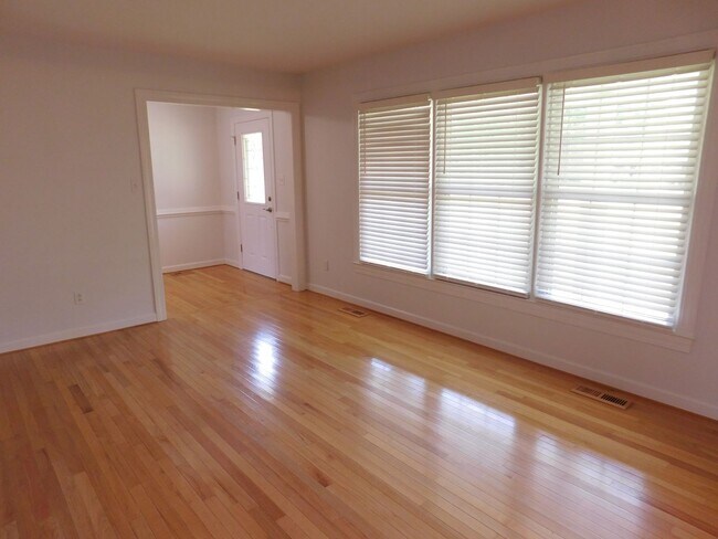 Building Photo - 3701 Lavenham Rd