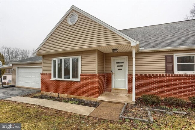 Building Photo - 685 Knight Rd