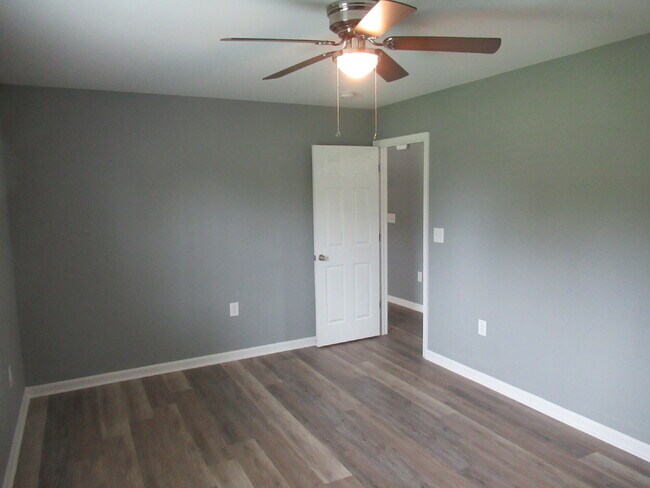 Building Photo - Great Brick Duplex Rental on the Southwest Side of Lincolnton!