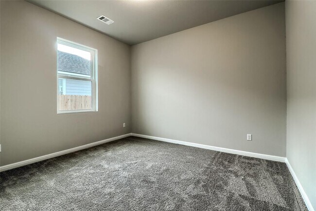 Building Photo - 207 Watercourse Wy