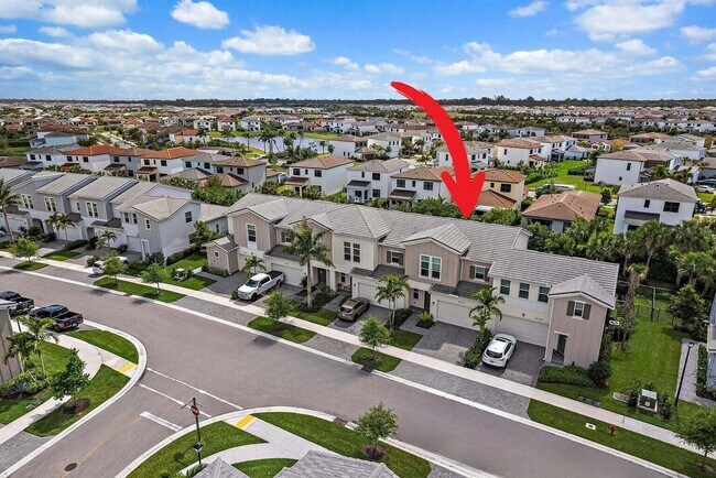 Building Photo - 16330 Oakview Dr