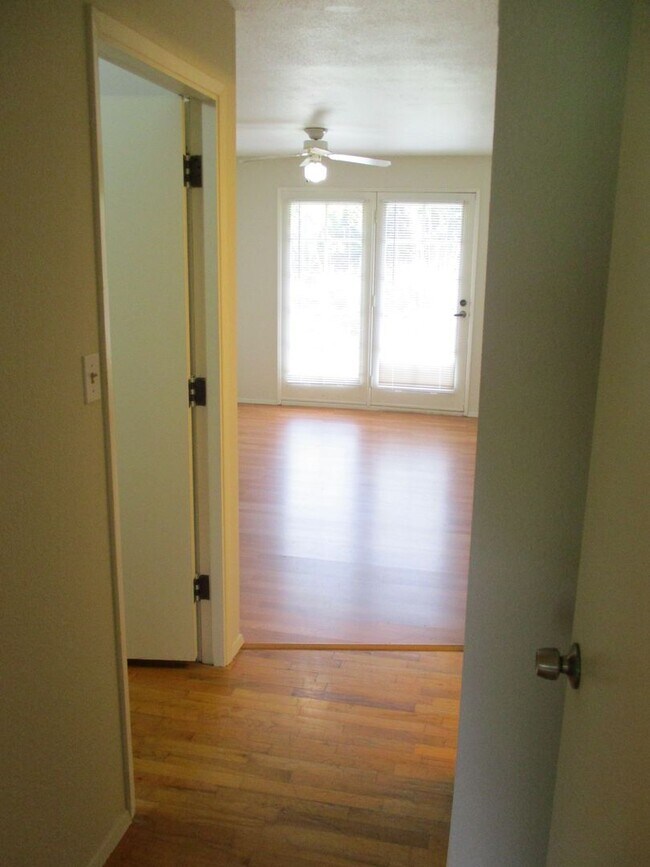 Building Photo - 3 Bedroom Rambler in Downtown Gig Harbor